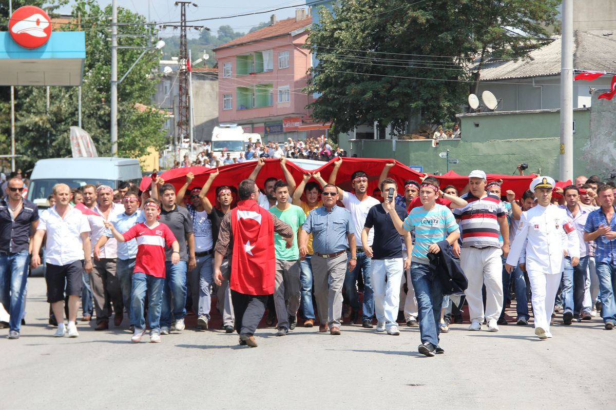 Ereğli Şehidine Ağladı