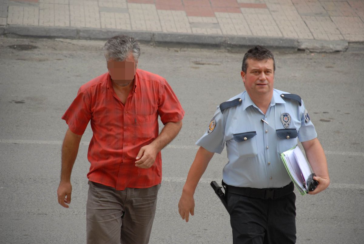Eşi Darp İddiasına Gözaltı