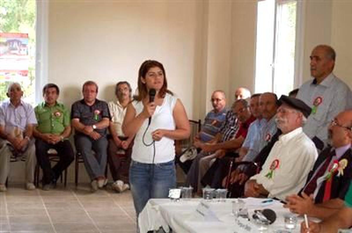 Fidan Evli: Niye Komşuların Bana Taş Atıyor