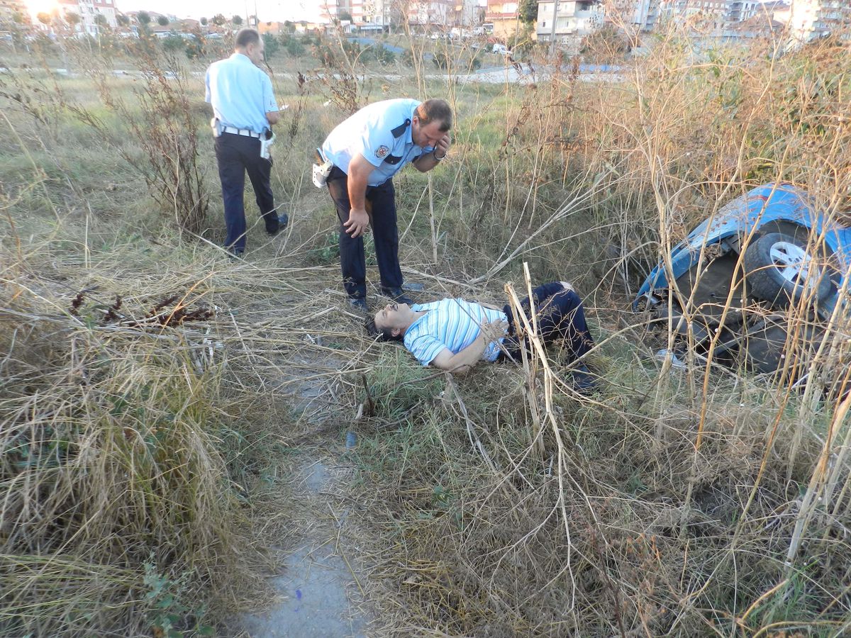 Freni Patlayan Araç Dereye Uçtu: 1 Yaralı