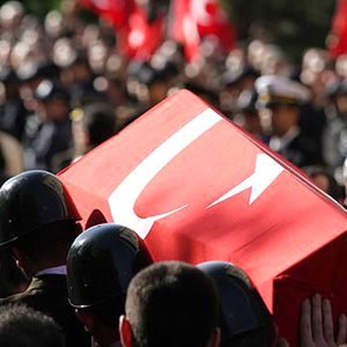 Hakkari\'de Şehitler İçin Tören