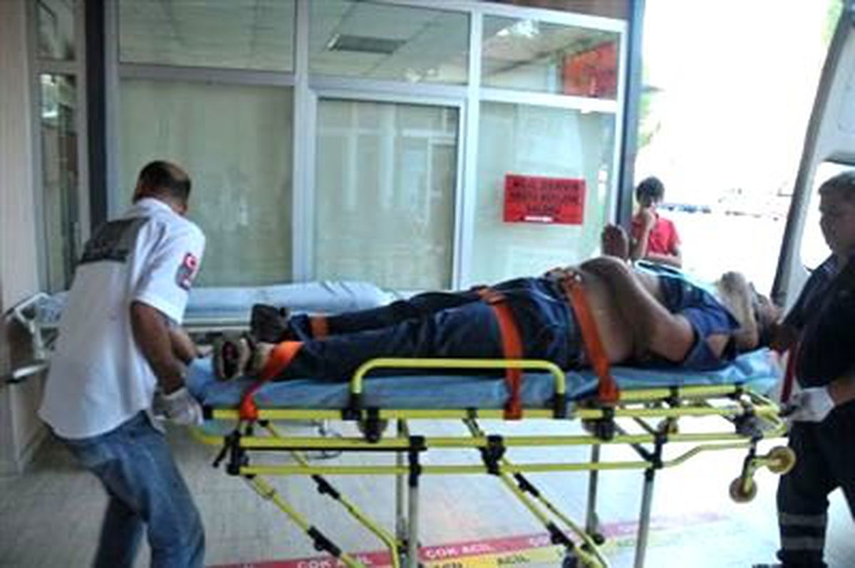 İki Otomobil Çarpıştı: 4 Yaralı