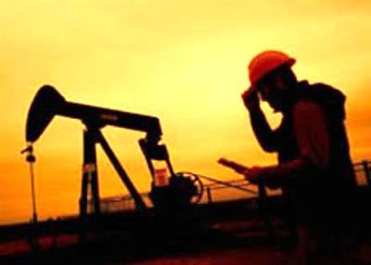 İran Suriye Petrolünü Piyasaya Sürdü