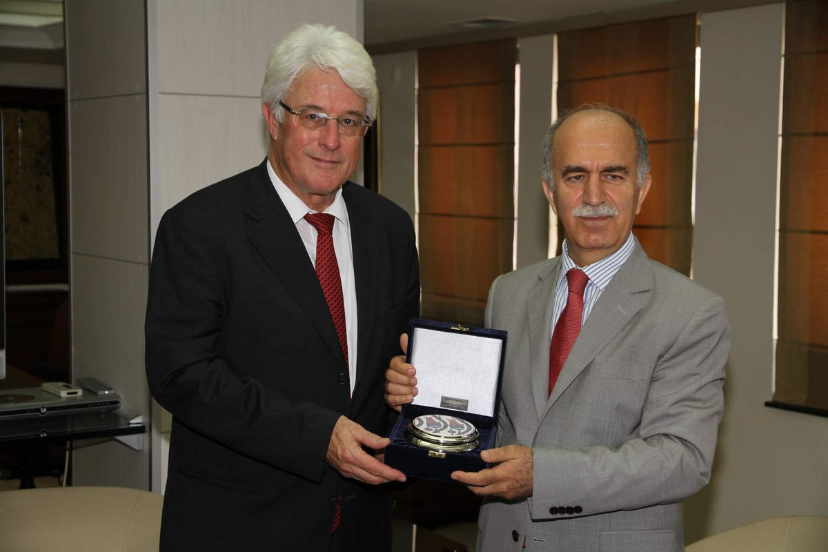 İsviçre Büyükelçisi Kunz Vali Harput\'u Ziyaret Etti