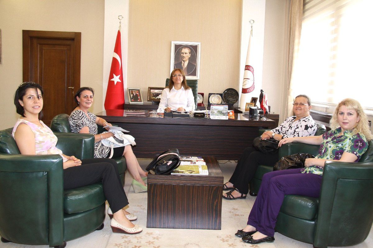 Kadın Derneklerinden Rektör Prof. Dr. Kılıç\'a Teşekkür Ziyareti