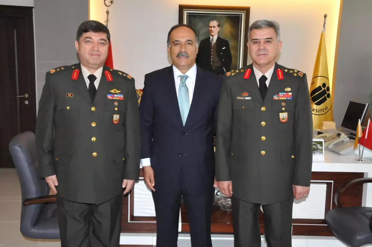 Komutanlardan Rektör Cemil Çelik\'e Veda Ziyareti