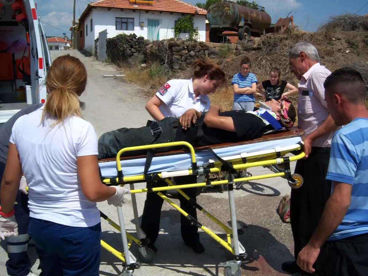 Kula\'da Motosiklet Kazası: 1 Yaralı