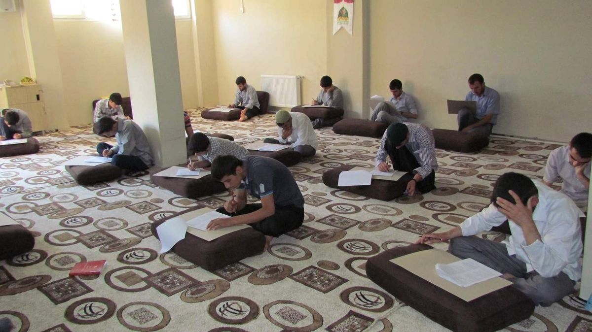 Kur\'an Ayında Kur\'an Meali Sınavı