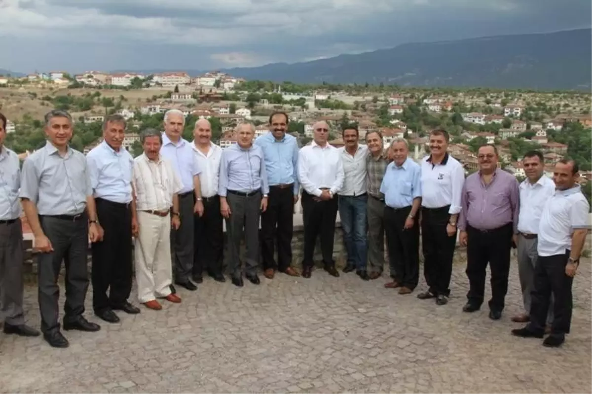 Kurultay Üyeleri Safranbolu\'yu Gezdi