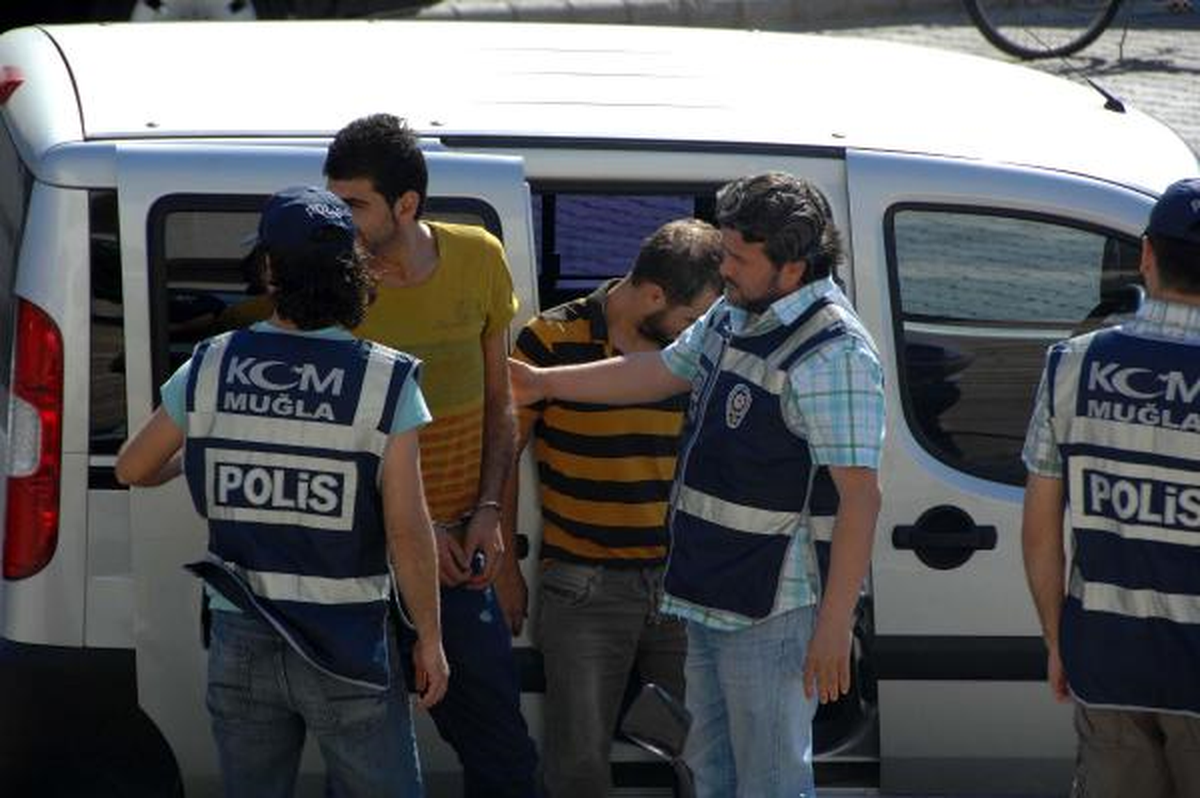 Marmaris\'te Kaçakçı ve Uyuşturucu Tacirlerine Darbe