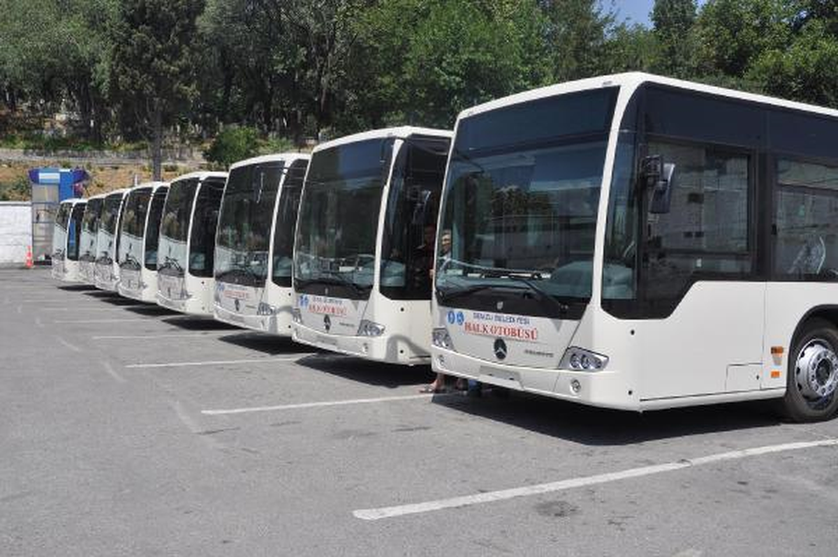 Metrobüsler Denizli\'de Trafiğe Çıkmayı Bekliyor