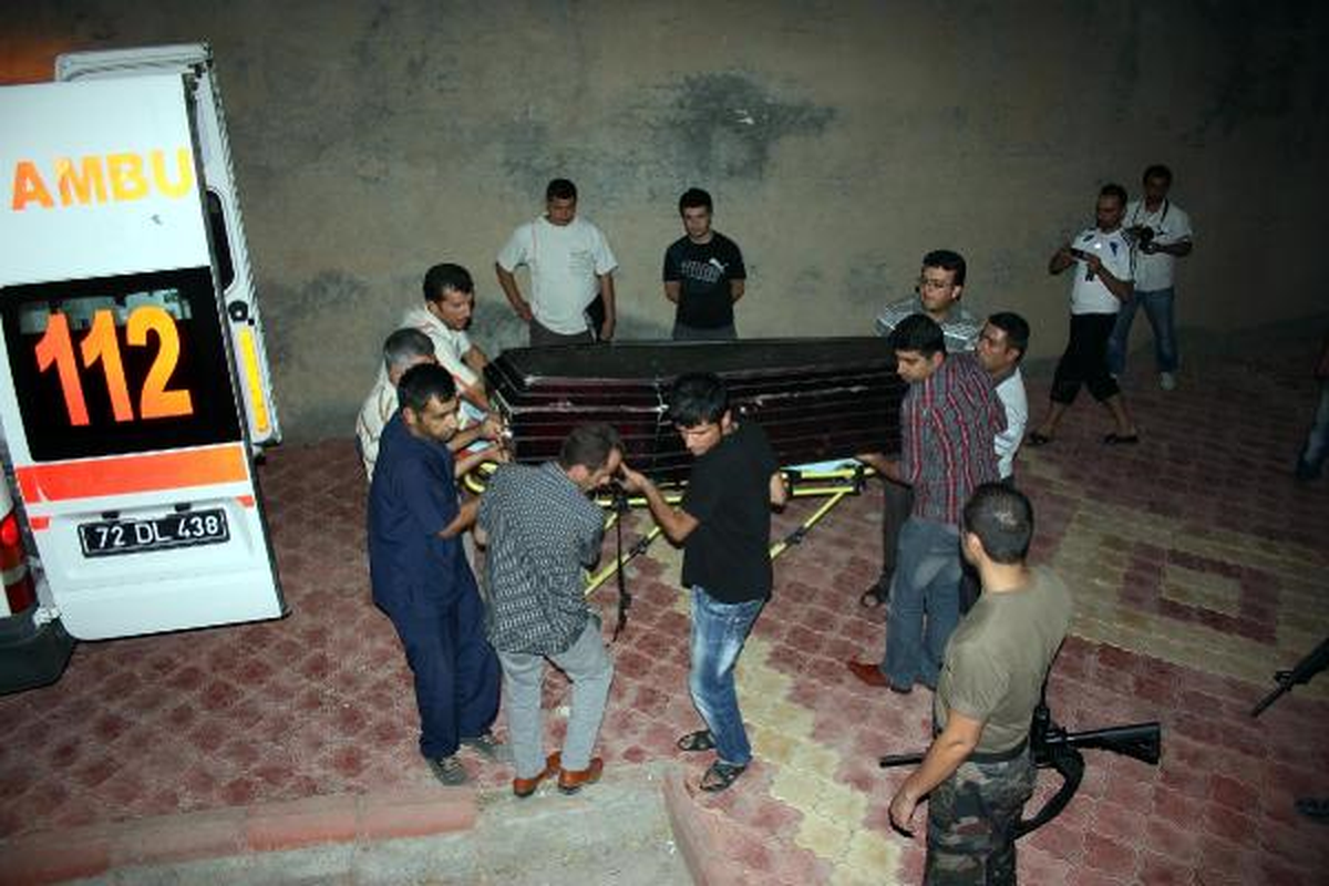 Motosiklet, Otomobille Çarpıştı: 2 Ölü