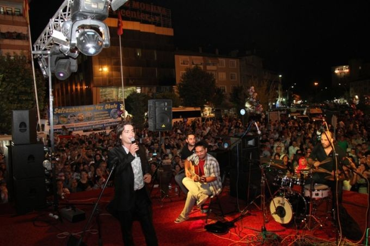 Murat Başaran Safranboluları Coşturdu