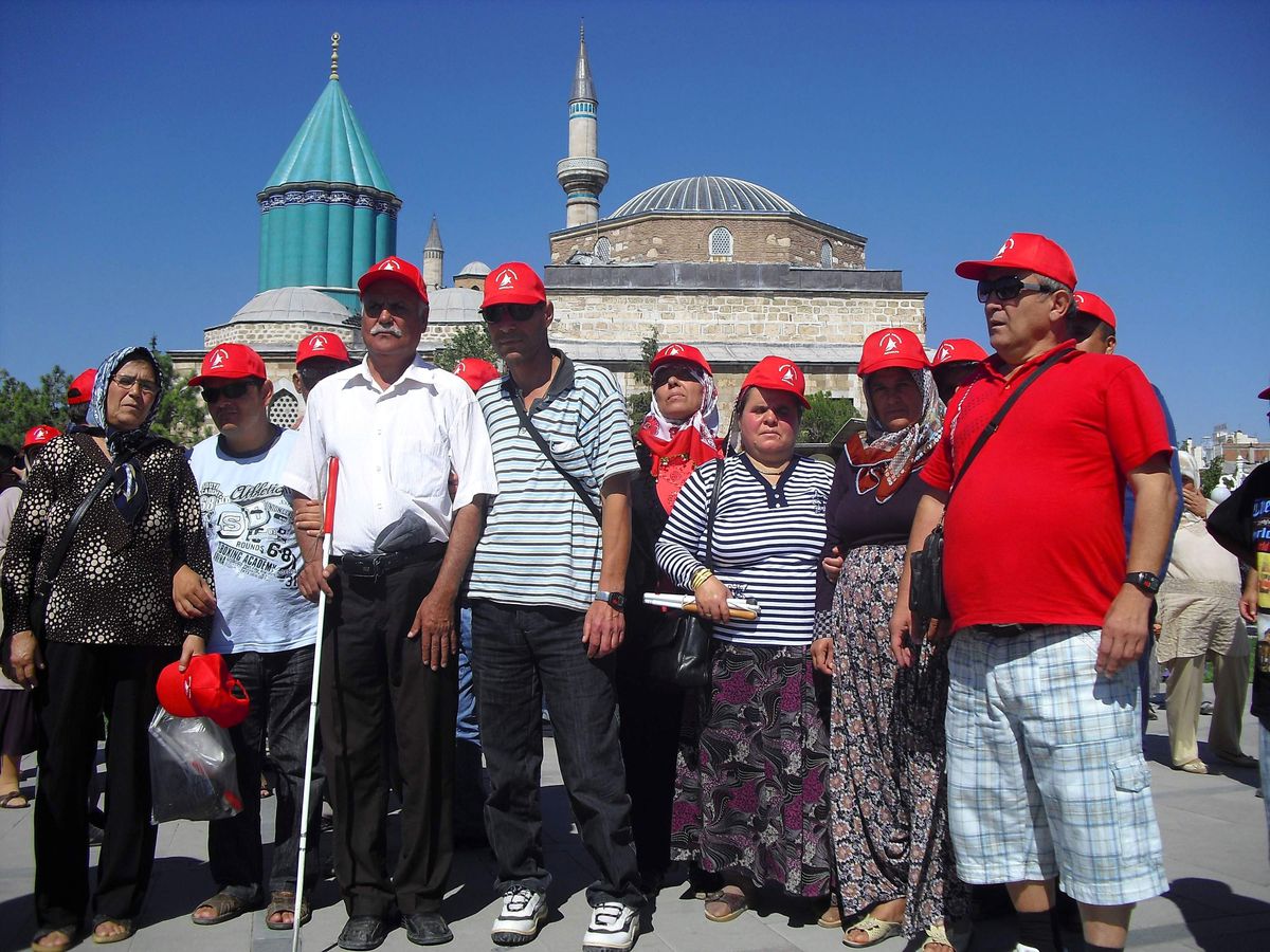 Muratpaşa Belediyesi\'nden \'Hisseden Gözler Projesi\'