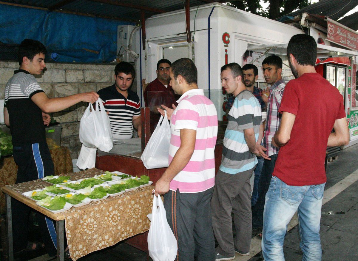 Silvan'da Çiğ Köfteye Yoğun İlgi