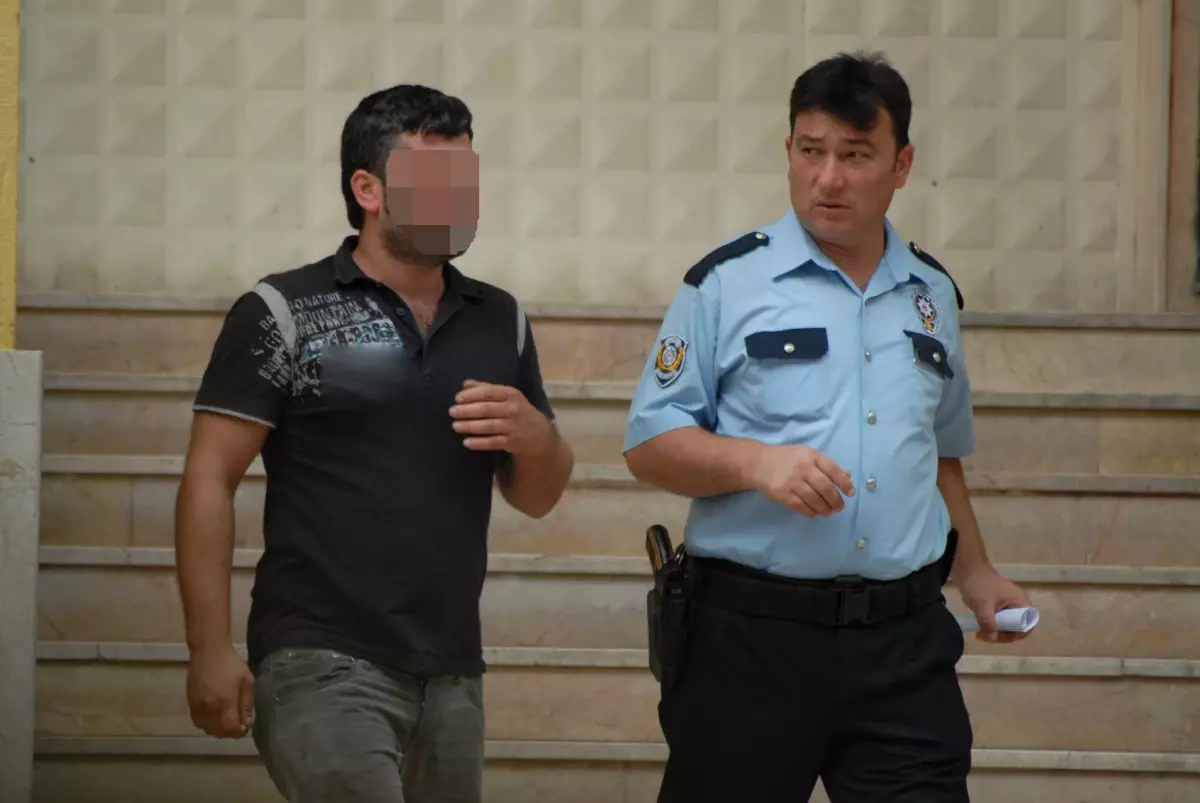 Teşhircilik İddiasına Gözaltı