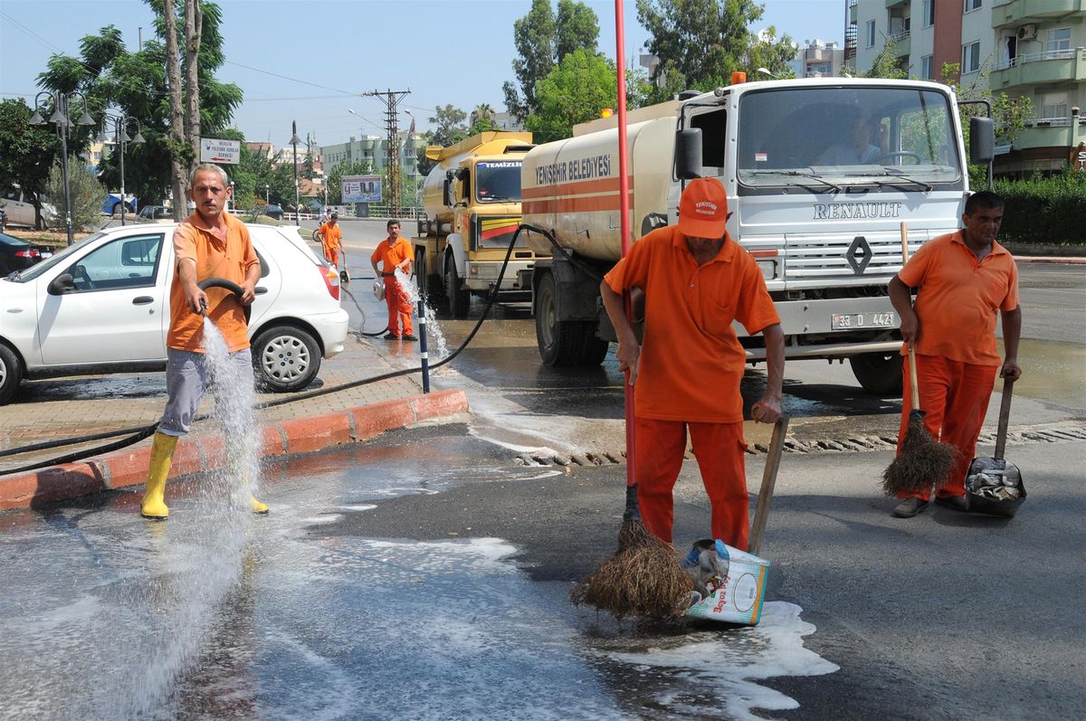Yenişehir\'de Temizlik Çalışmaları Devam Ediyor
