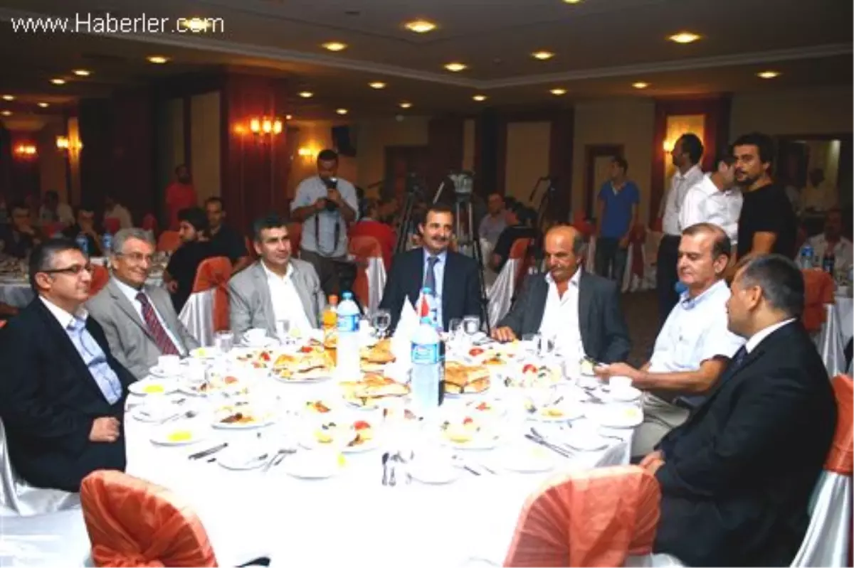 1967 Trabzonsporlular Derneği\'nden İftar Yemeği