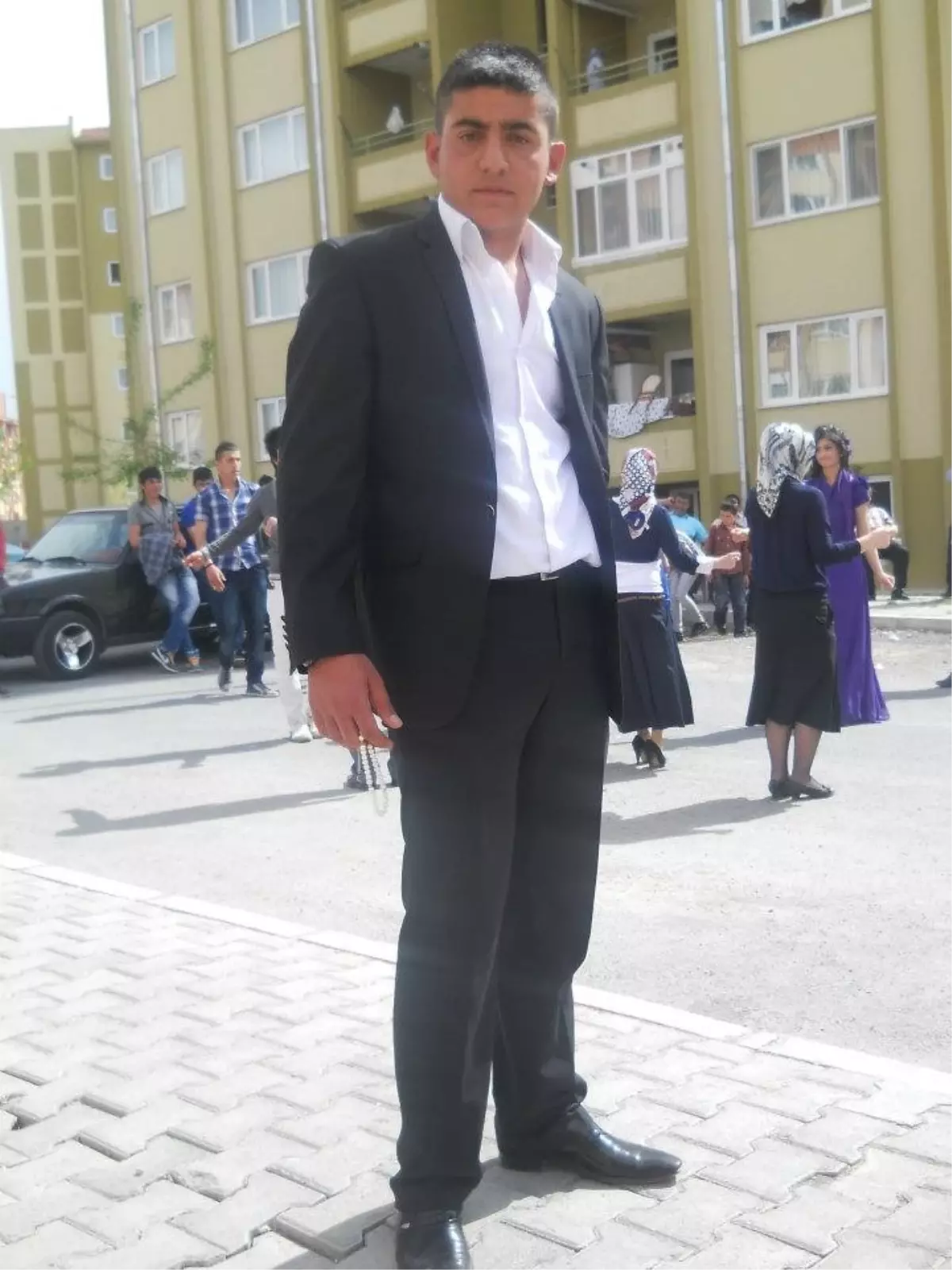 Ağabeyinin Düğününde Çekilen Fotoğrafı Hatıra Kaldı