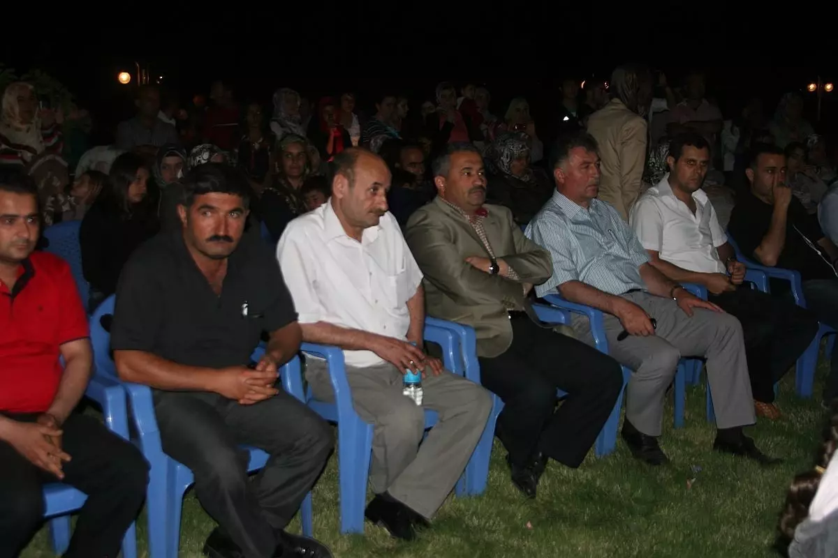 Ak Gençlerden Ramazan Şöleni