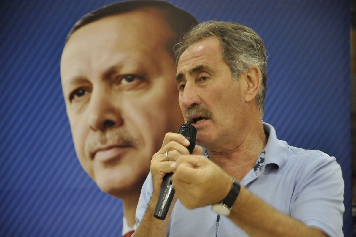 AK Parti Akhisar İlçe Teşkilatının İftar Yemeğine Bakan Günay da Katıldı