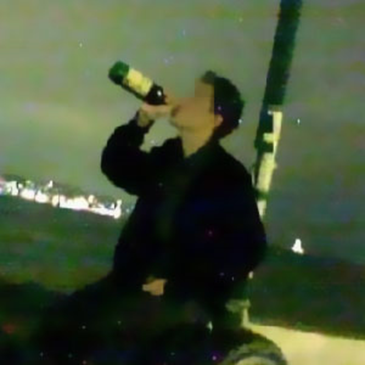 Alkol Alıp Denize Atladı