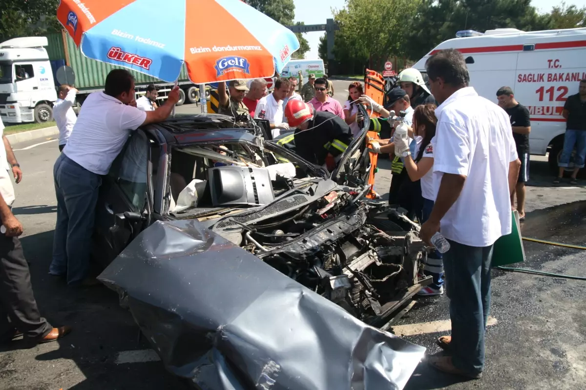 Sürücü Araç İçinde Sıkıştı