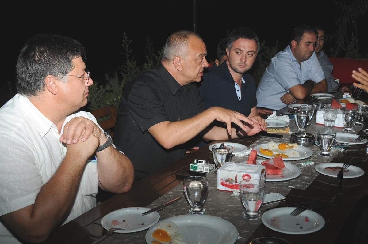 Başkan Ergün Belediyesporlu Yöneticilerle Biraraya Geldi