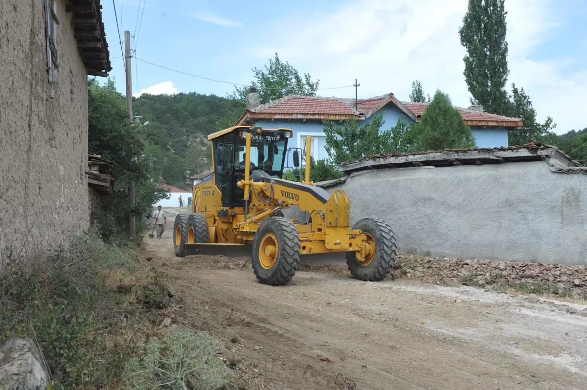 Bozüyük Belediyesi Asfaltlama Çalışmalarına Devam Ediyor