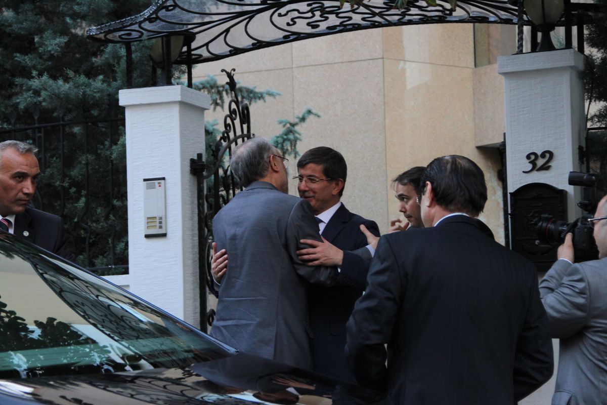 Dışişleri Bakanı Davutoğlu, İranlı Mevkidaşı Salihi Le Biraraya Geldi