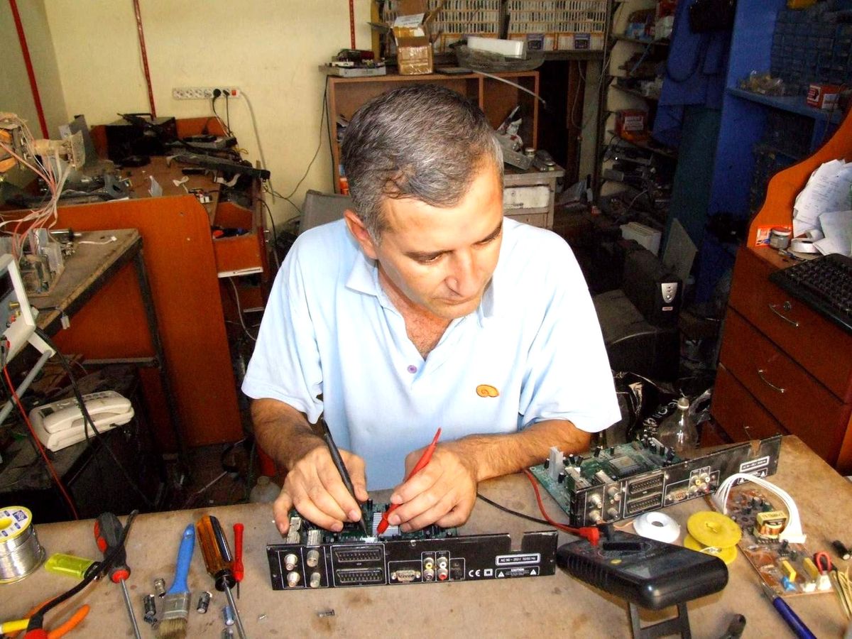 Elektrik Kesintileri Zarara Yol Açıyor