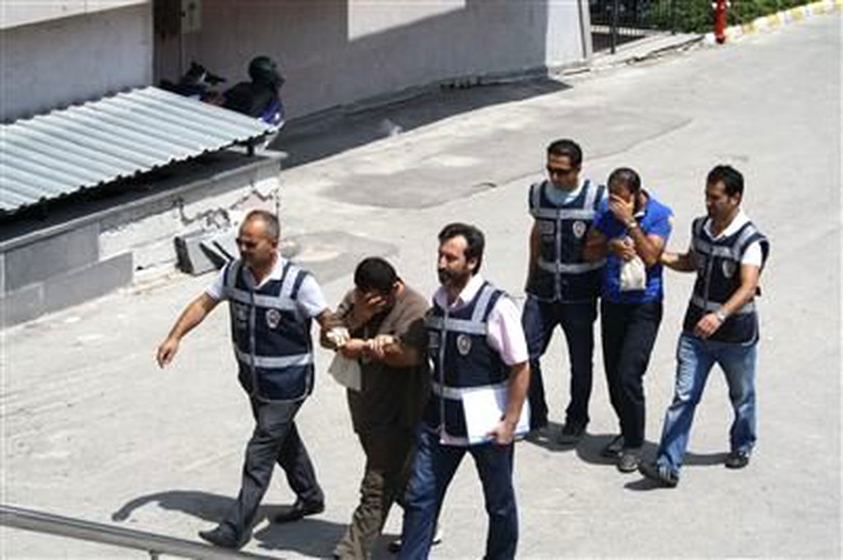 Erzurum\'da Uyuşturucu Operasyonunda 14 Kişi Gözaltına Alındı