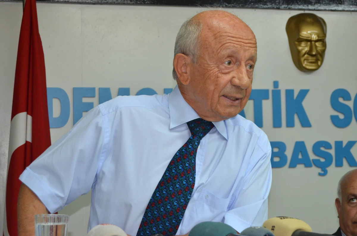 Eski Adalet Bakanı Hikmet Sami Türk\'ten Açıklamalar