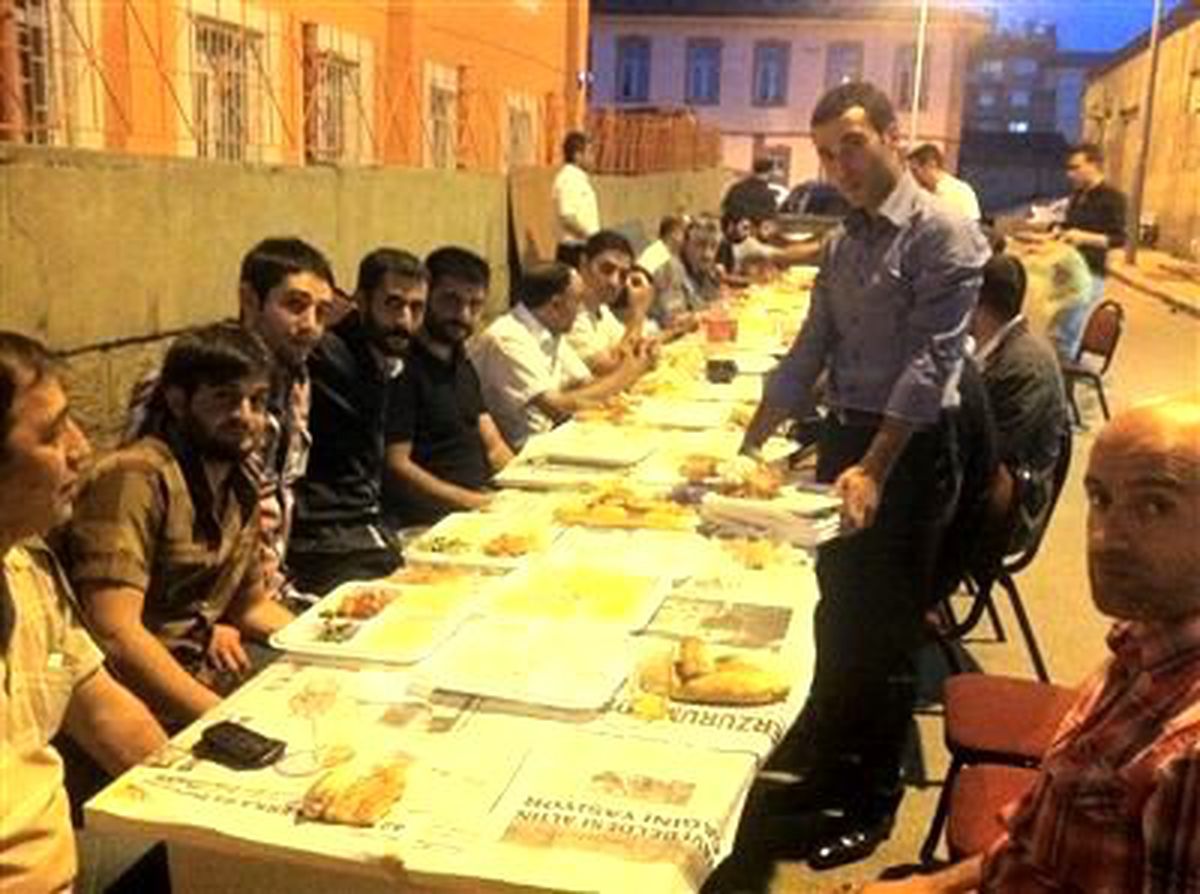 Folklorcüler İftarda Buluştu