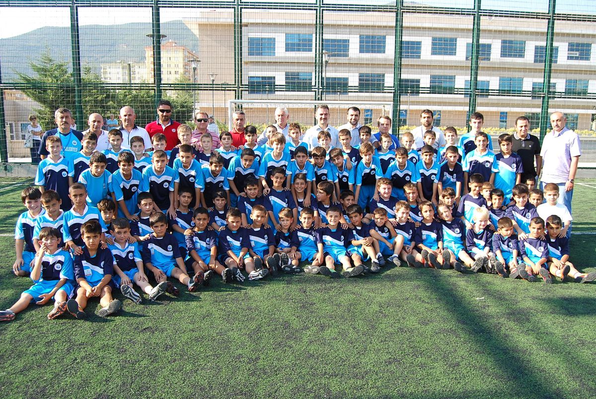 Gemlik Belediyesinden Minik Sporculara Malzeme Desteği