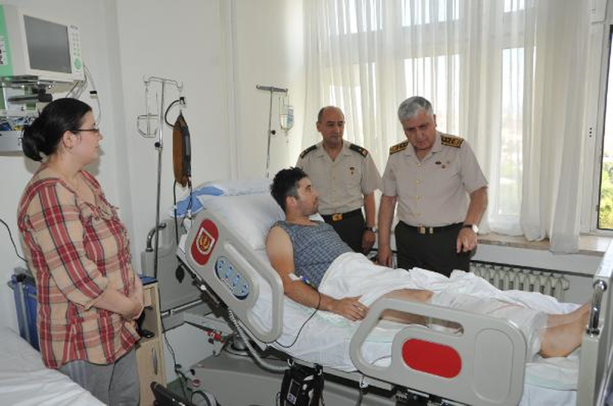 Genelkurmay Başkanı Özel, GATA\'da Tedavi Gören Yaralı Askerleri Ziyaret Etti