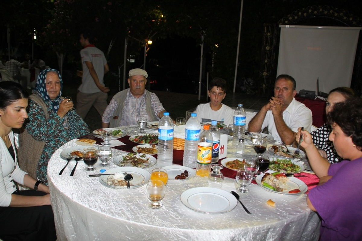 Kaymakam Yönden\'den Şehit Yakınlarına ve Gazilere İftar Yemeği