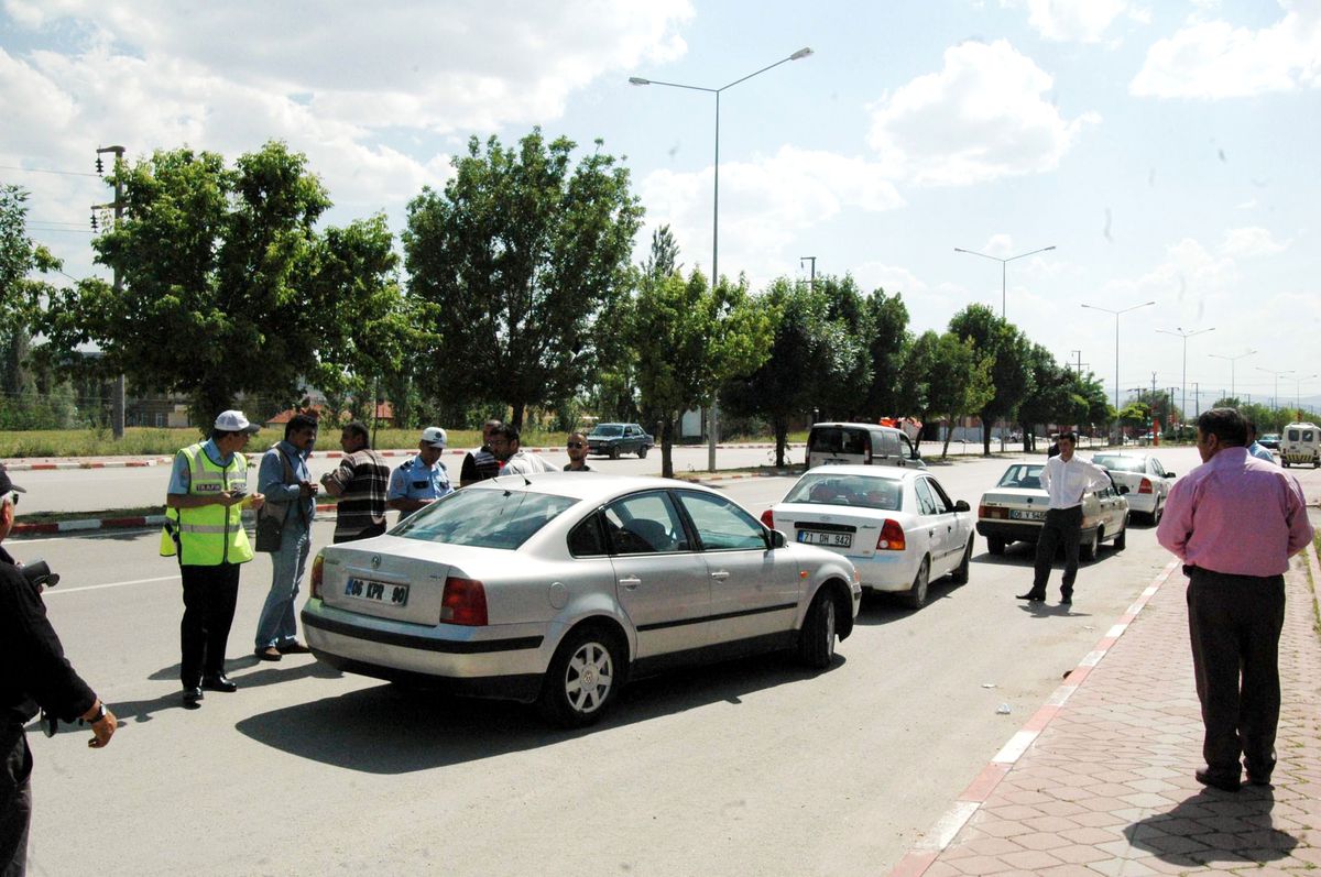 Kırıkkale\'de Yapılan Trafik Uygulamalarında 35 Araç Trafikten Men Edildi