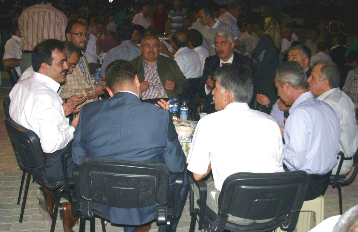 Konya\'da Askon\'dan İftar Yemeği
