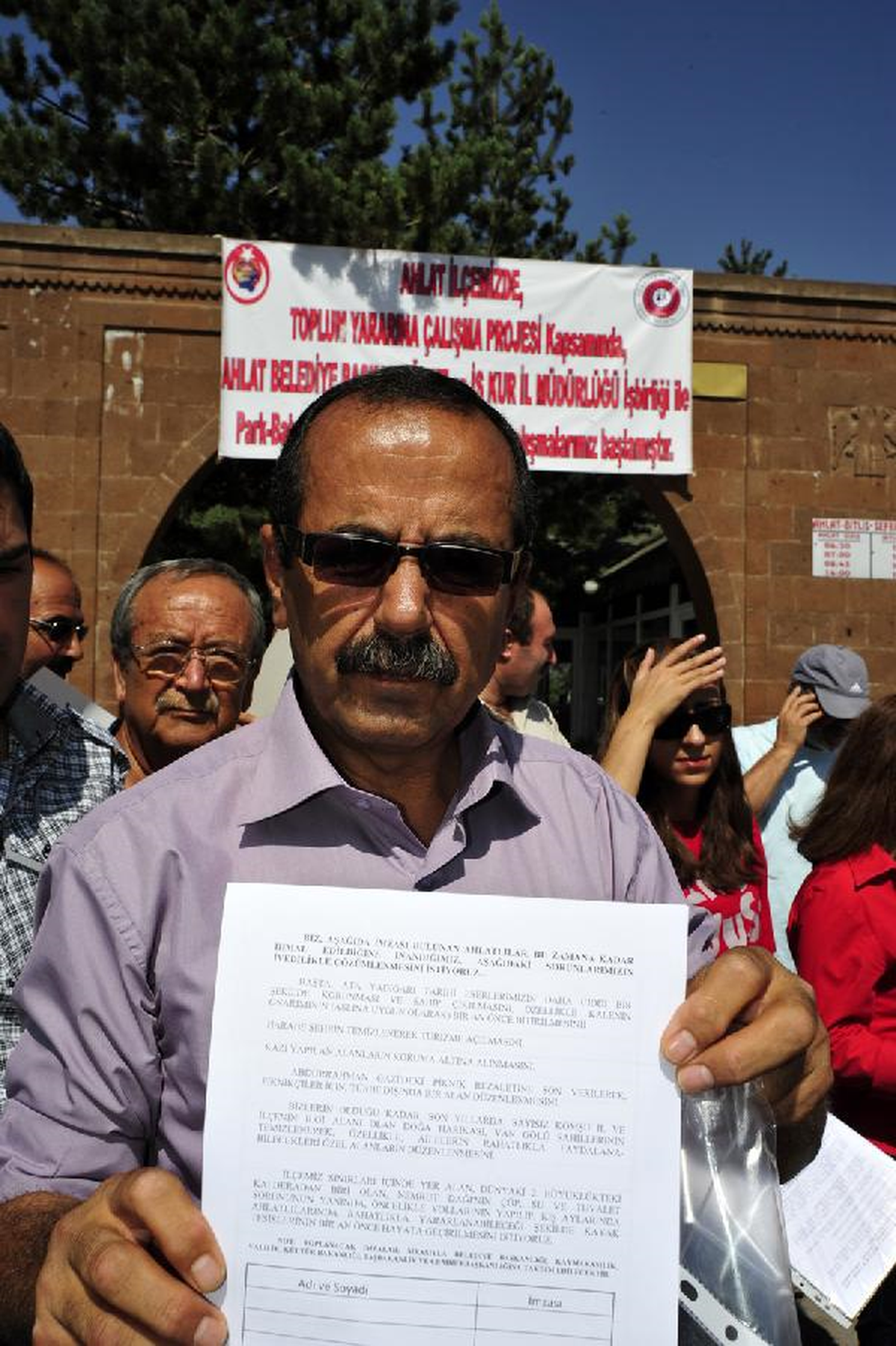 Mahalleliden Sorunlara Dikkat Çekmek İçin İmza Kampanyası