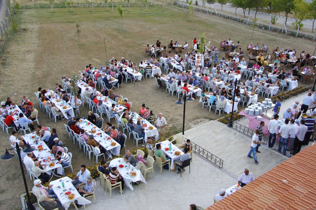 Mahallesi Sakinlerimiz ile İftar Açtık