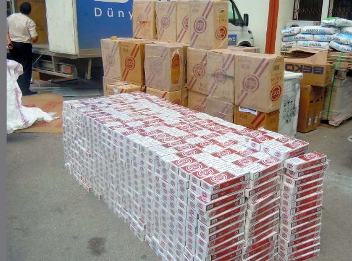 Mersin\'de 30 Bin Paket Kaçak Sigara Ele Geçirildi