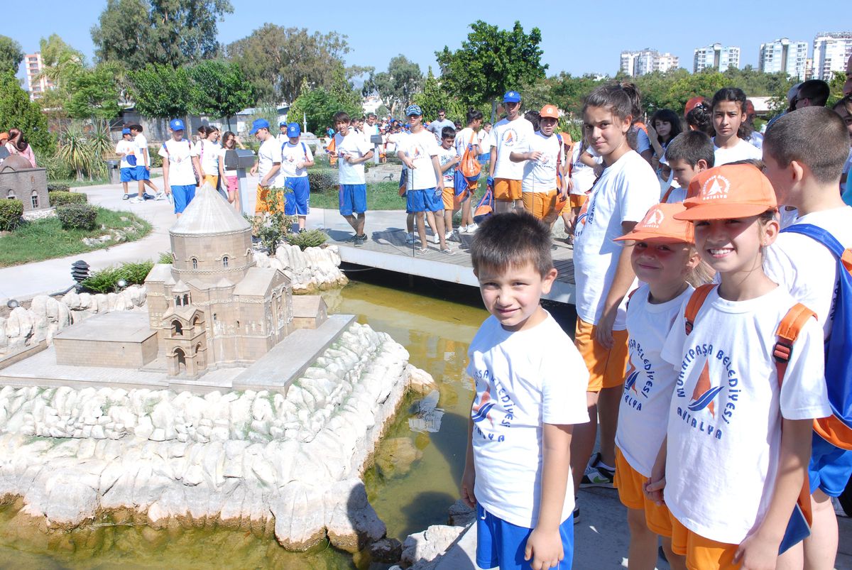 Muratpaşalı Minik Sporcular Minicity\'i Gezdi