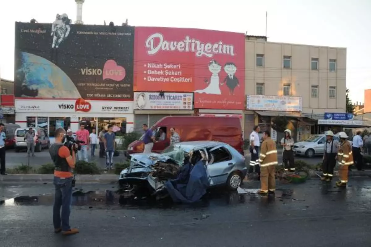 Otomobille Kamyon Çarpıştı: 1 Ölü