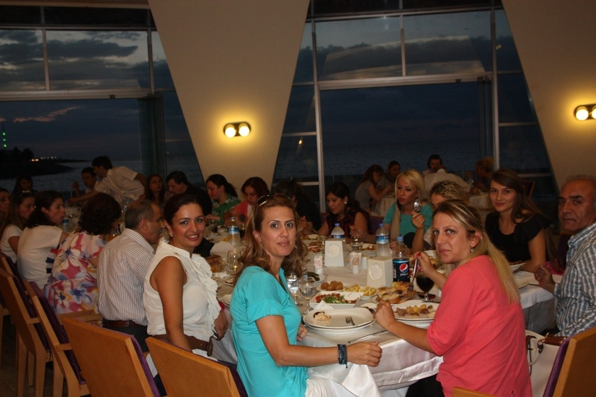 Özel Karadeniz Hastanesi Çalışanları İftar Yemeğinde Bir Araya Geldi