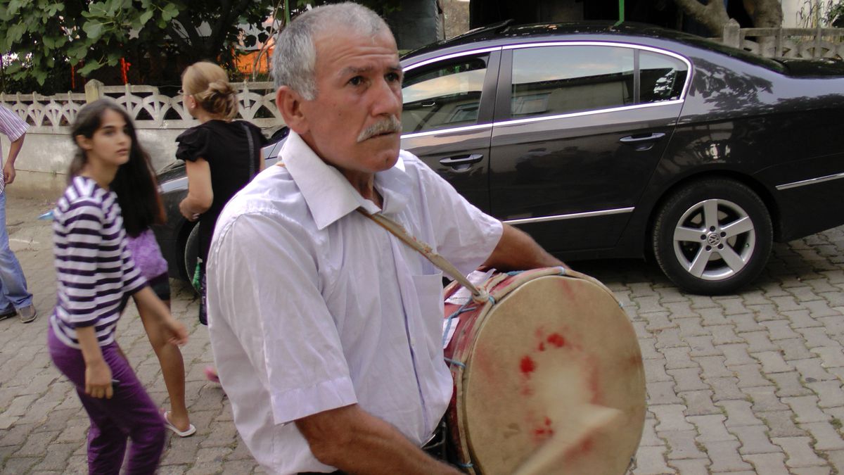 Ramazan Davulcuları İlk Bahşişlerini Aldı