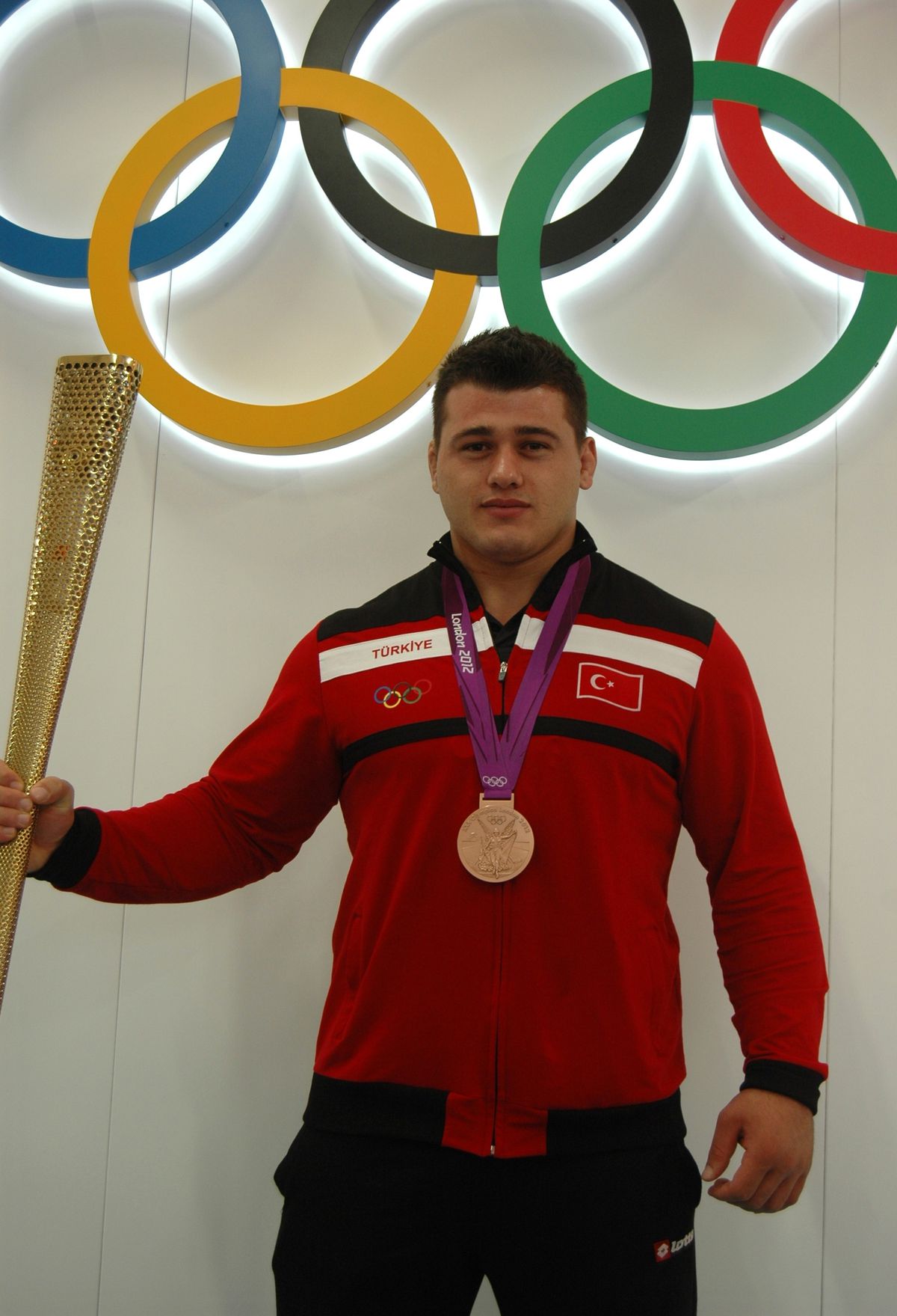 Rıza Kayaalp, Olimpiyat Köyü\'nde Basınla Buluştu