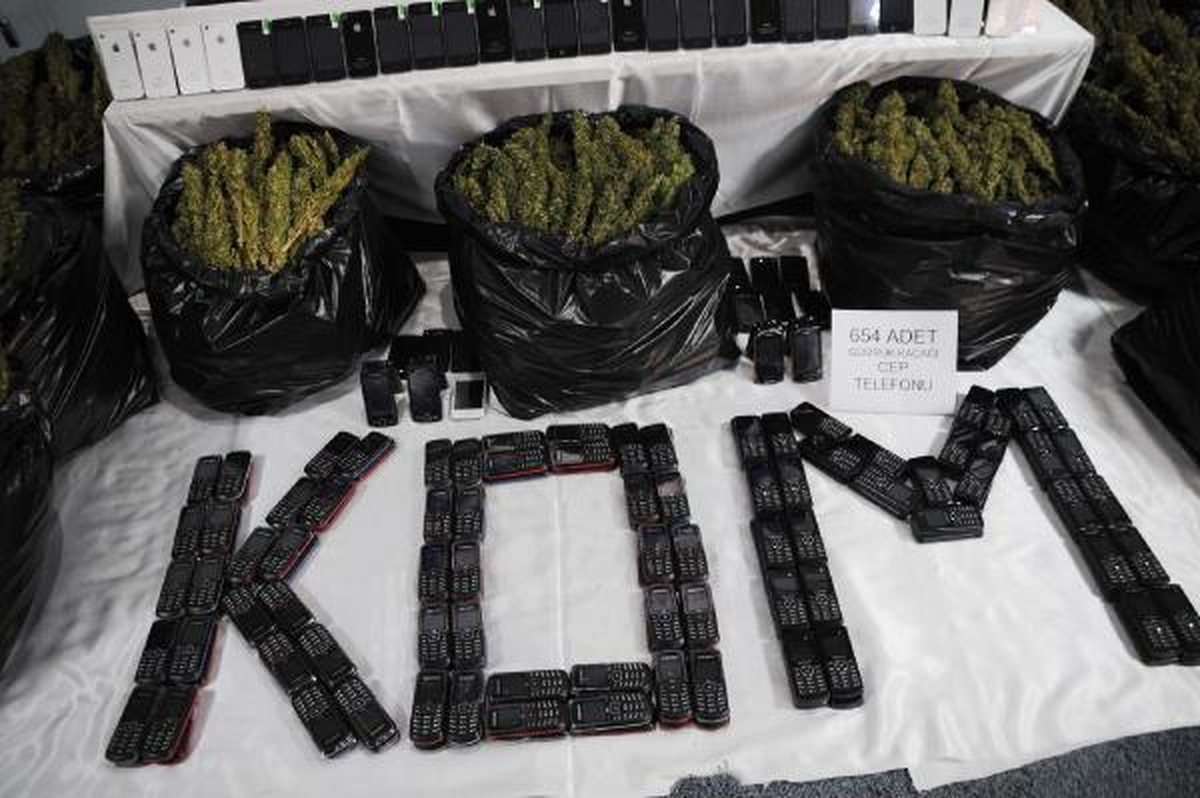 Şanlıurfa\'da Kaçakçılık Operasyonları: 6 Gözaltı