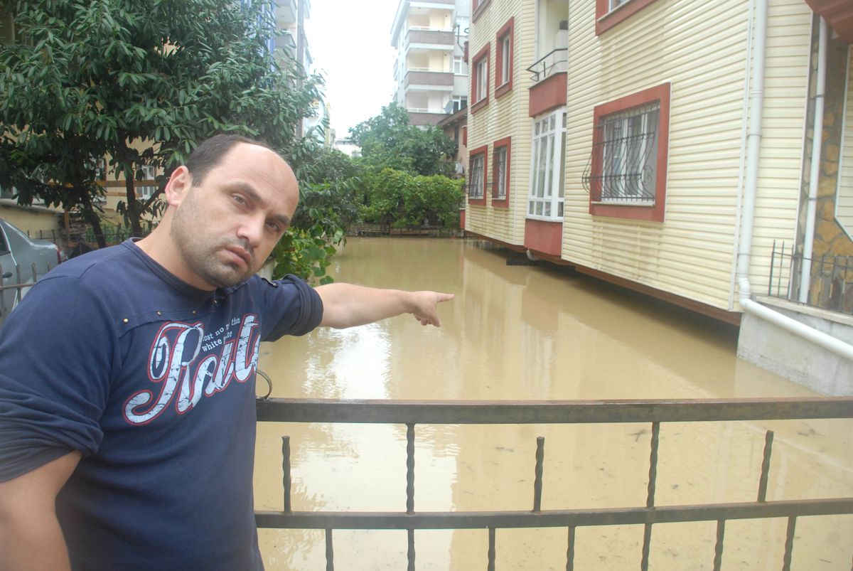 Sel Samsun\'u Yine Vurdu