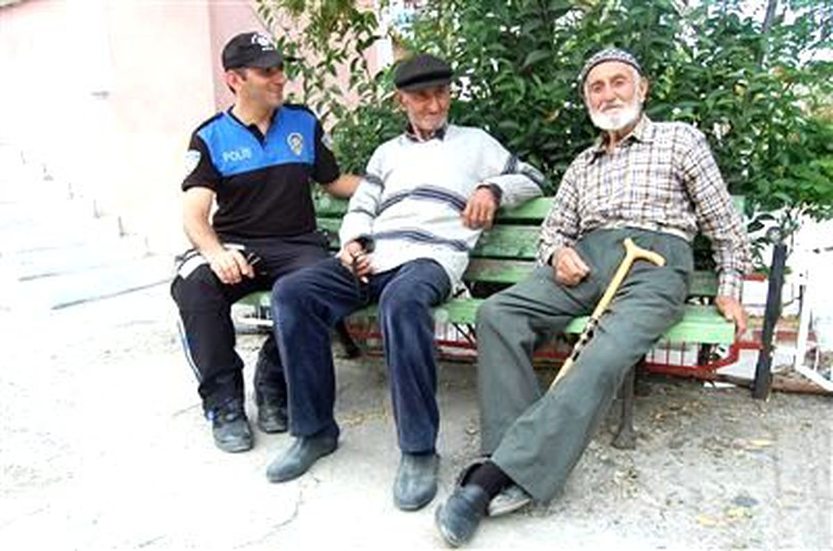 Tek Başına İlçeye Yetiyor
